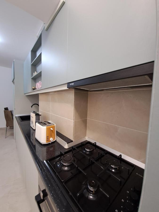 Happy Rental Apartments 2 Craiova Exterior photo
